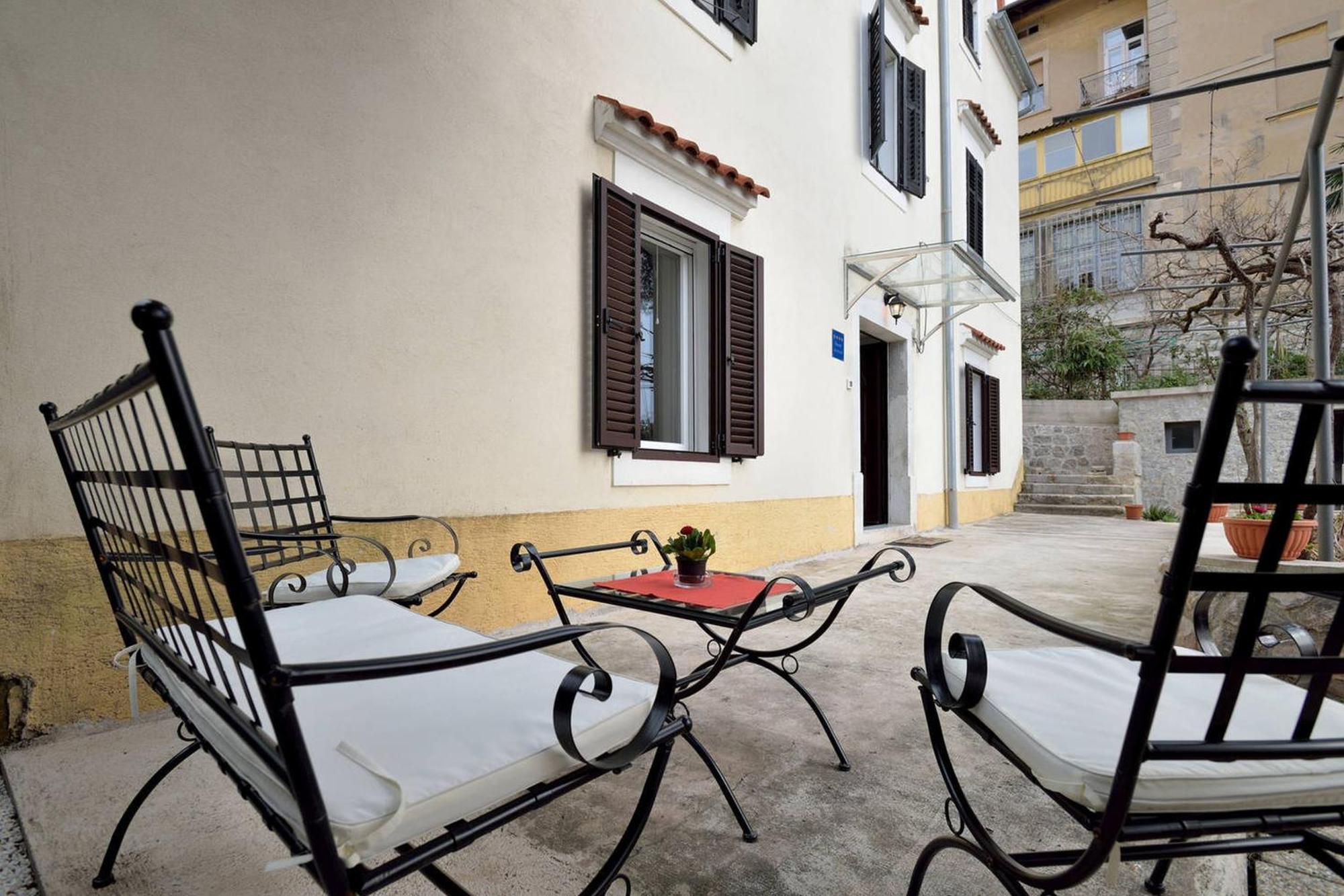 Apartment Opatija Lavanda Bagian luar foto